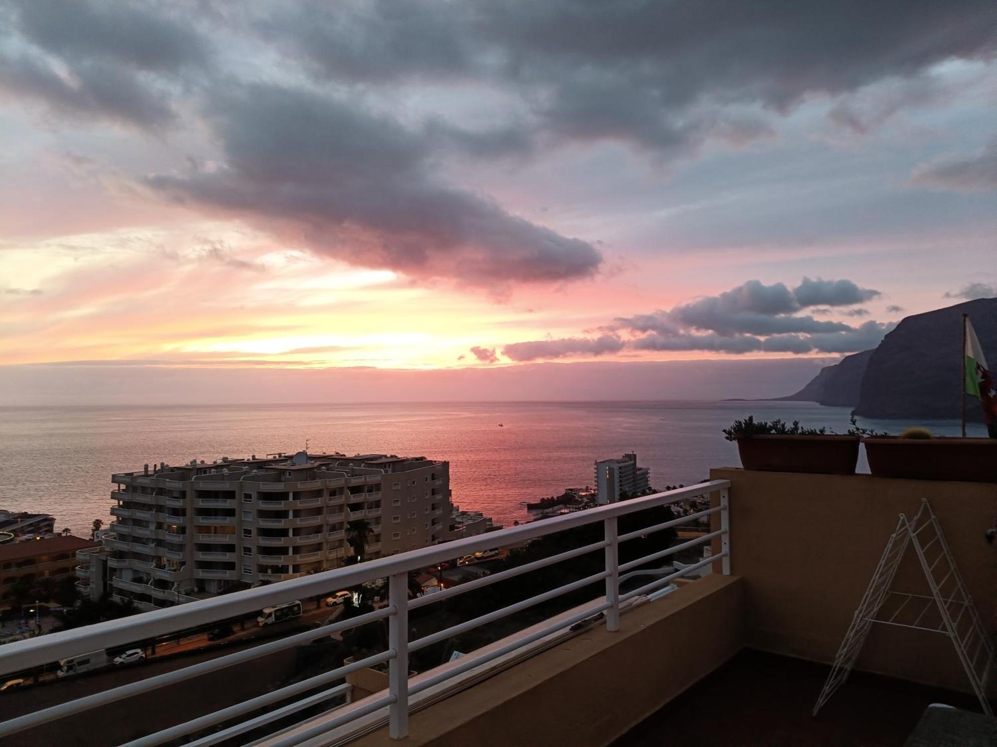 Panomaric Sea View - Sol Apartment Puerto de Santiago  Exterior photo
